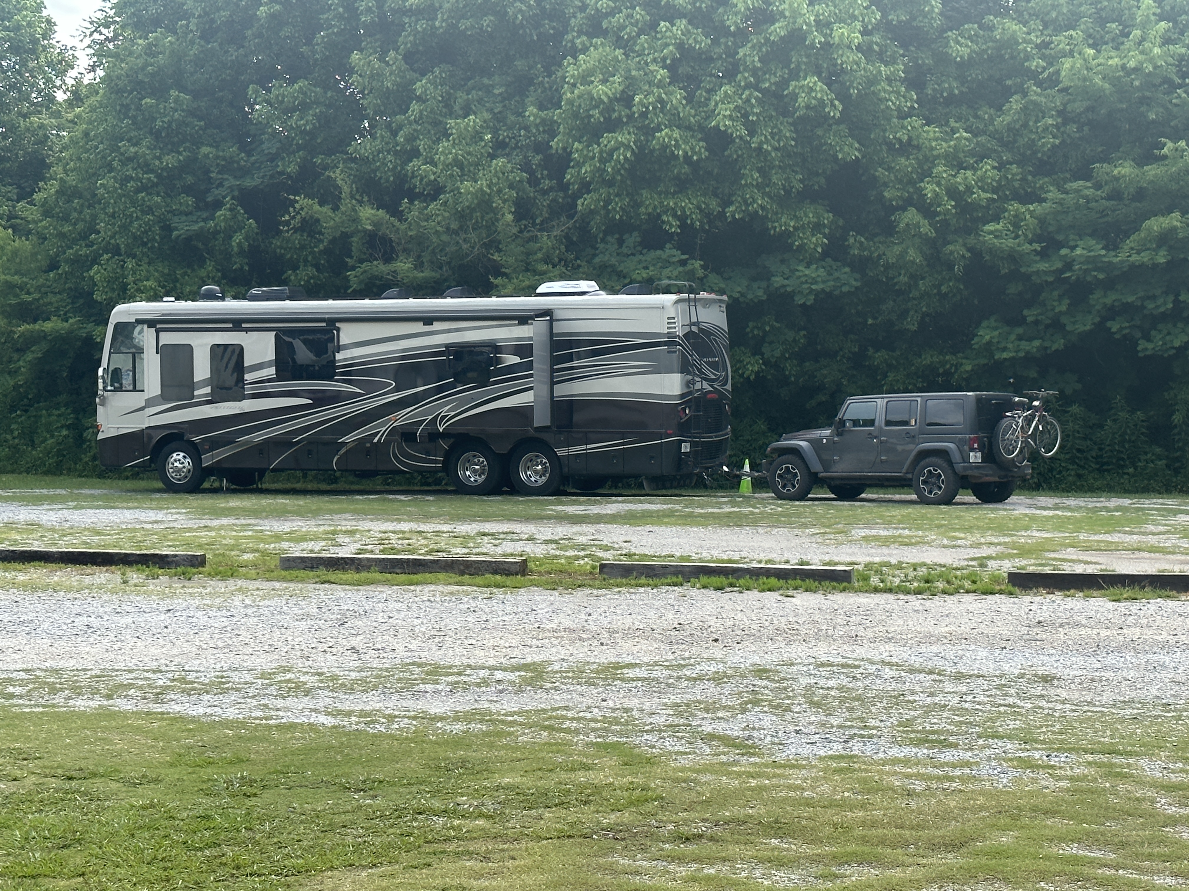 5DC1EE42-F569-45FA-8066-4783C5F26294