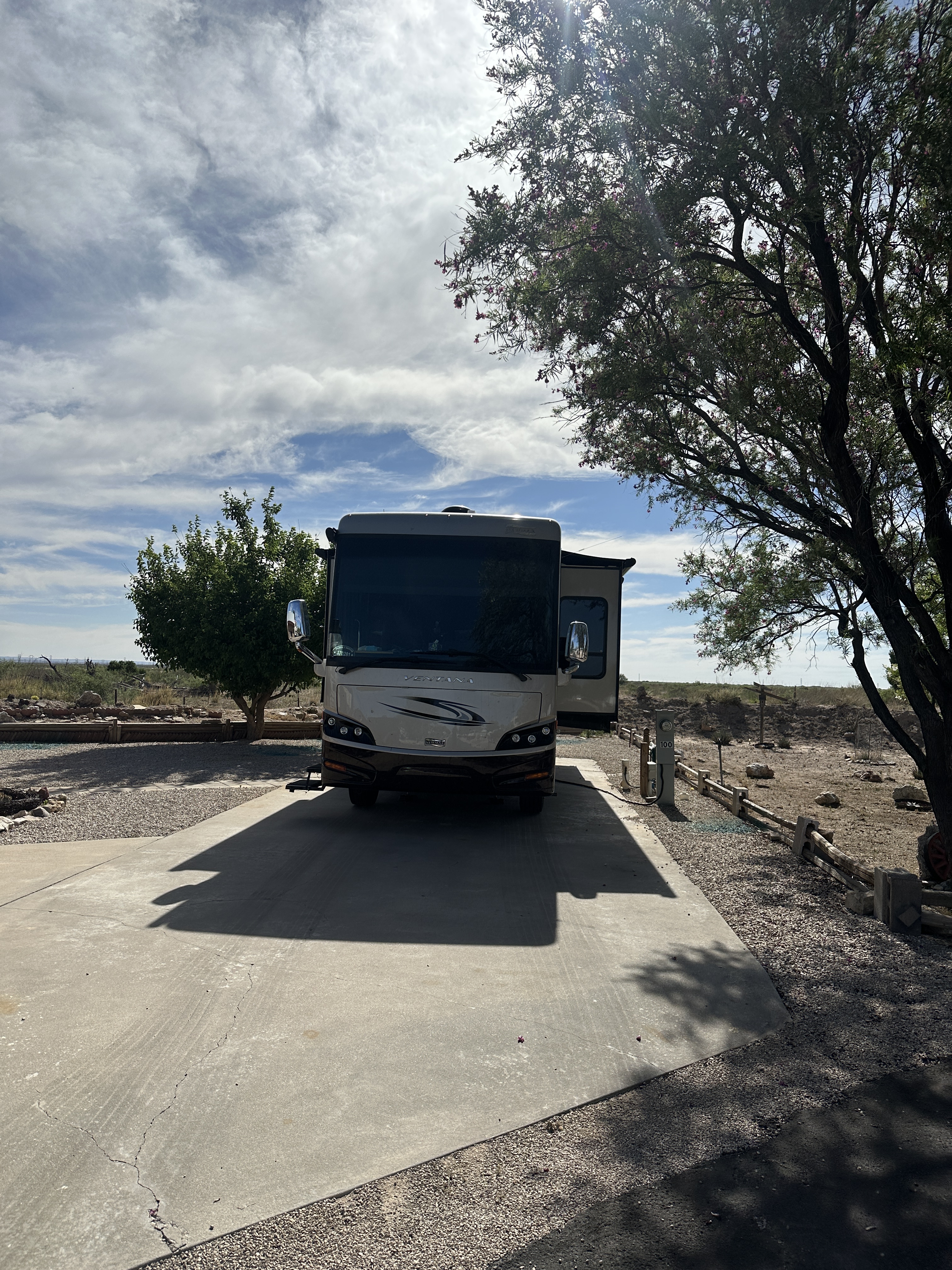 EBA472E6-8393-42D9-951E-87E138A23845