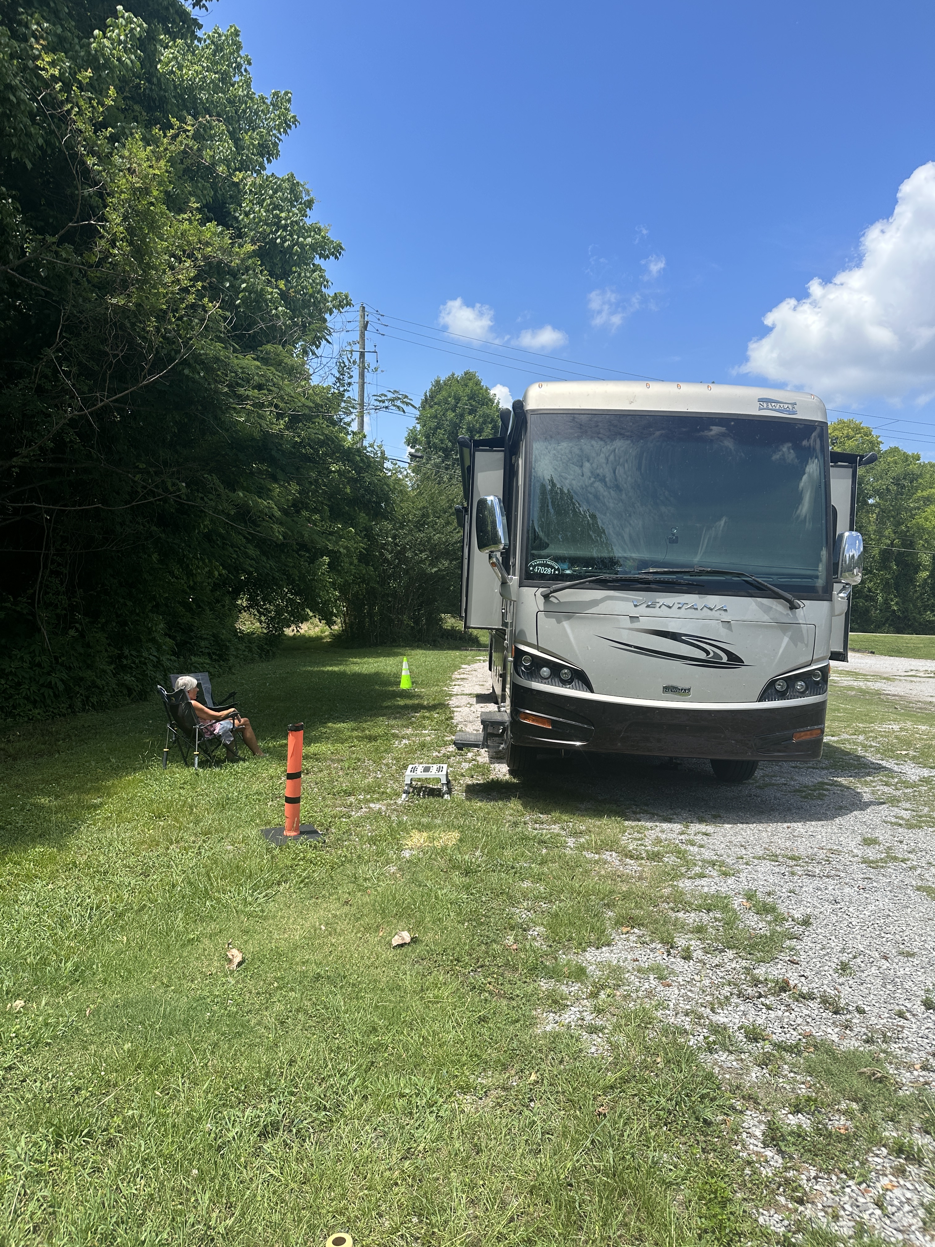 F1DBAE22-3345-4819-AAE2-339AE0407666