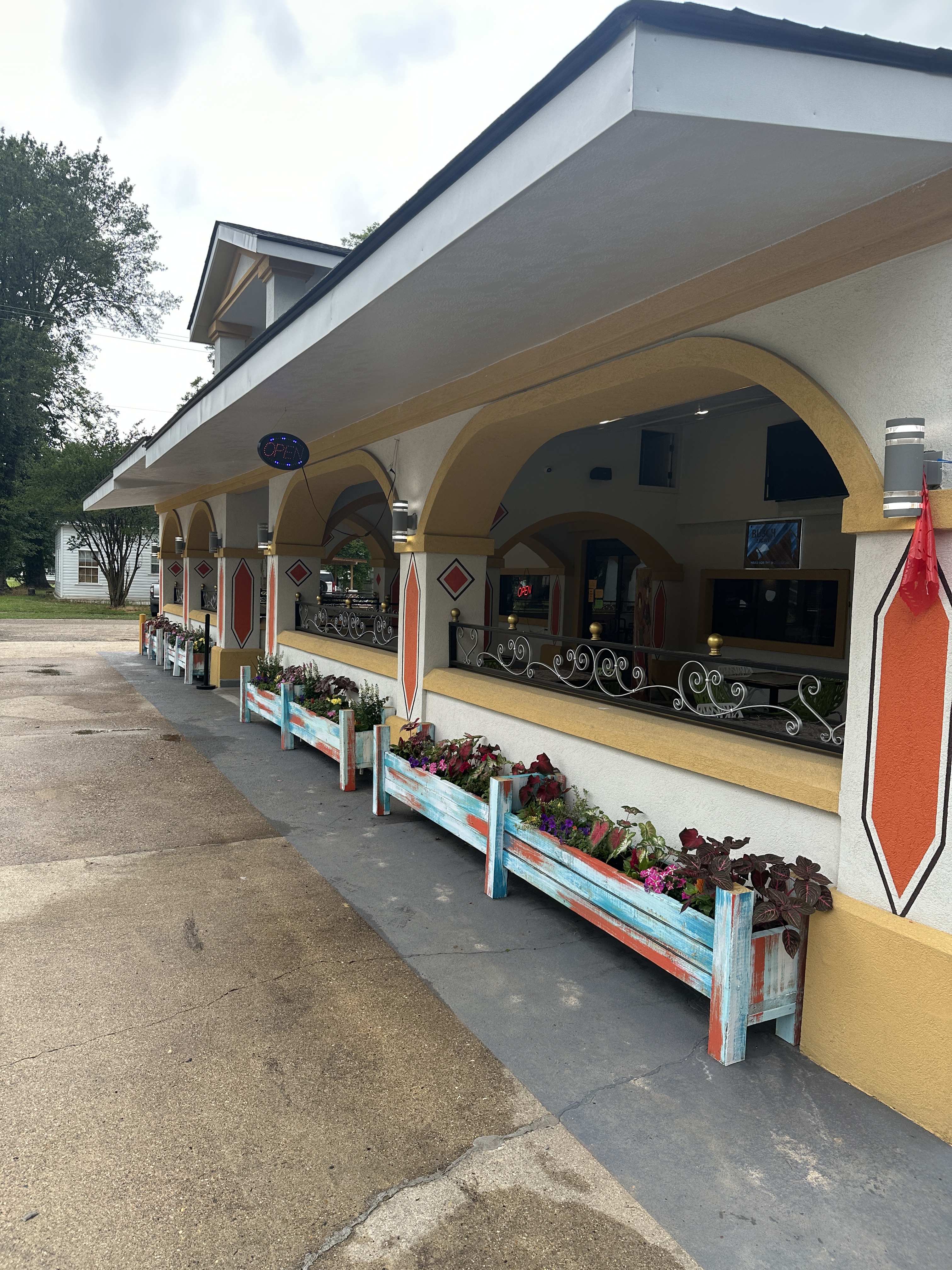 FFC8D400-311C-4184-B2E4-A35BF22F18DE