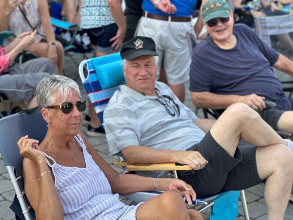 9066CA9C-0976-43F8-BE16-06D3BC2D30DF_1_201_a