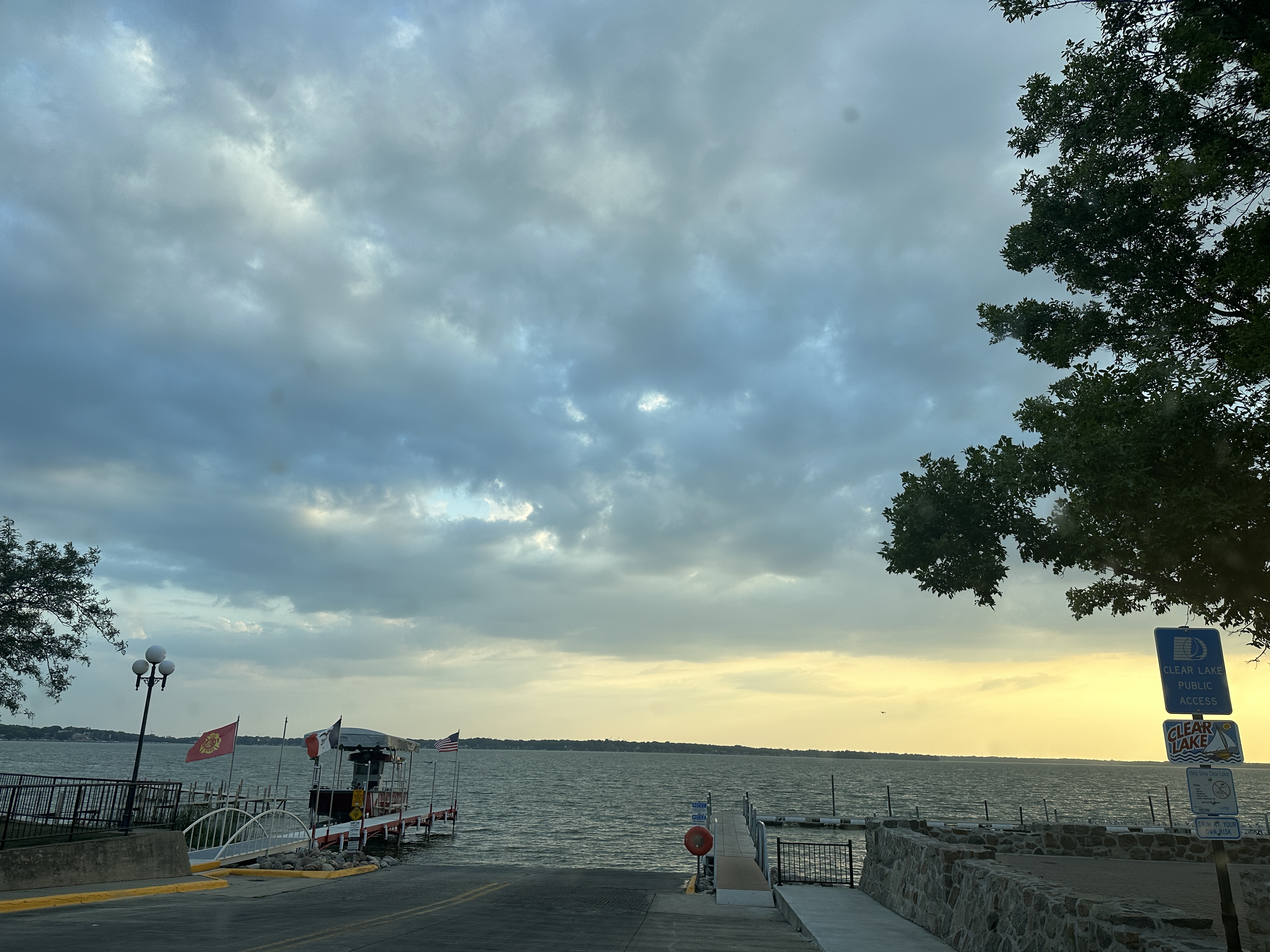 5D41C1BA-2D17-428E-9924-F84C9465EA3F